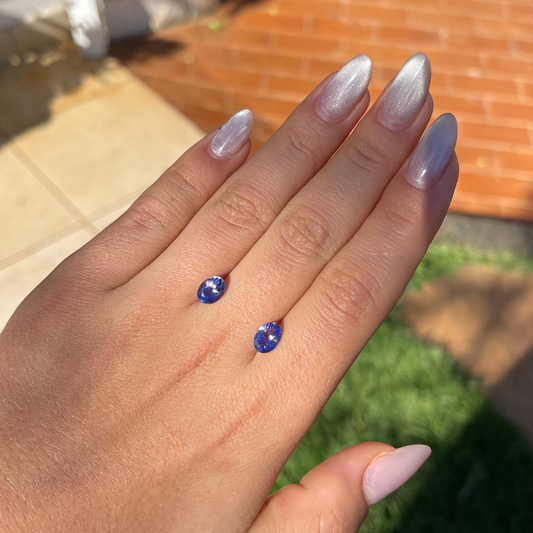 Par de Tanzanita Natural Lapidada – Oval – 8,2 x 6 mm - 2,66 ct