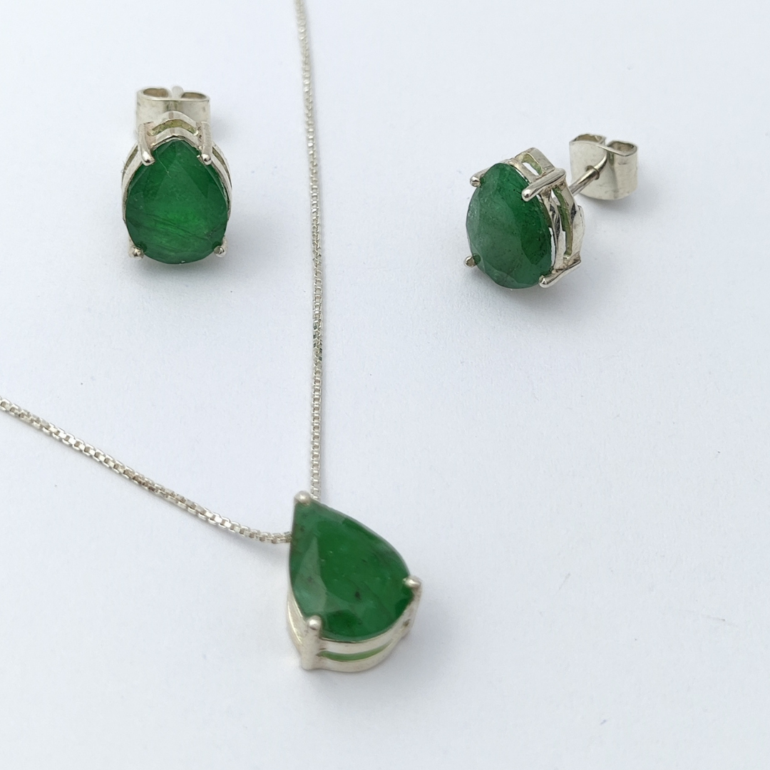 Conjunto em Prata 950 com Esmeralda Natural – Lapidação Gota • 10 × 8 mm