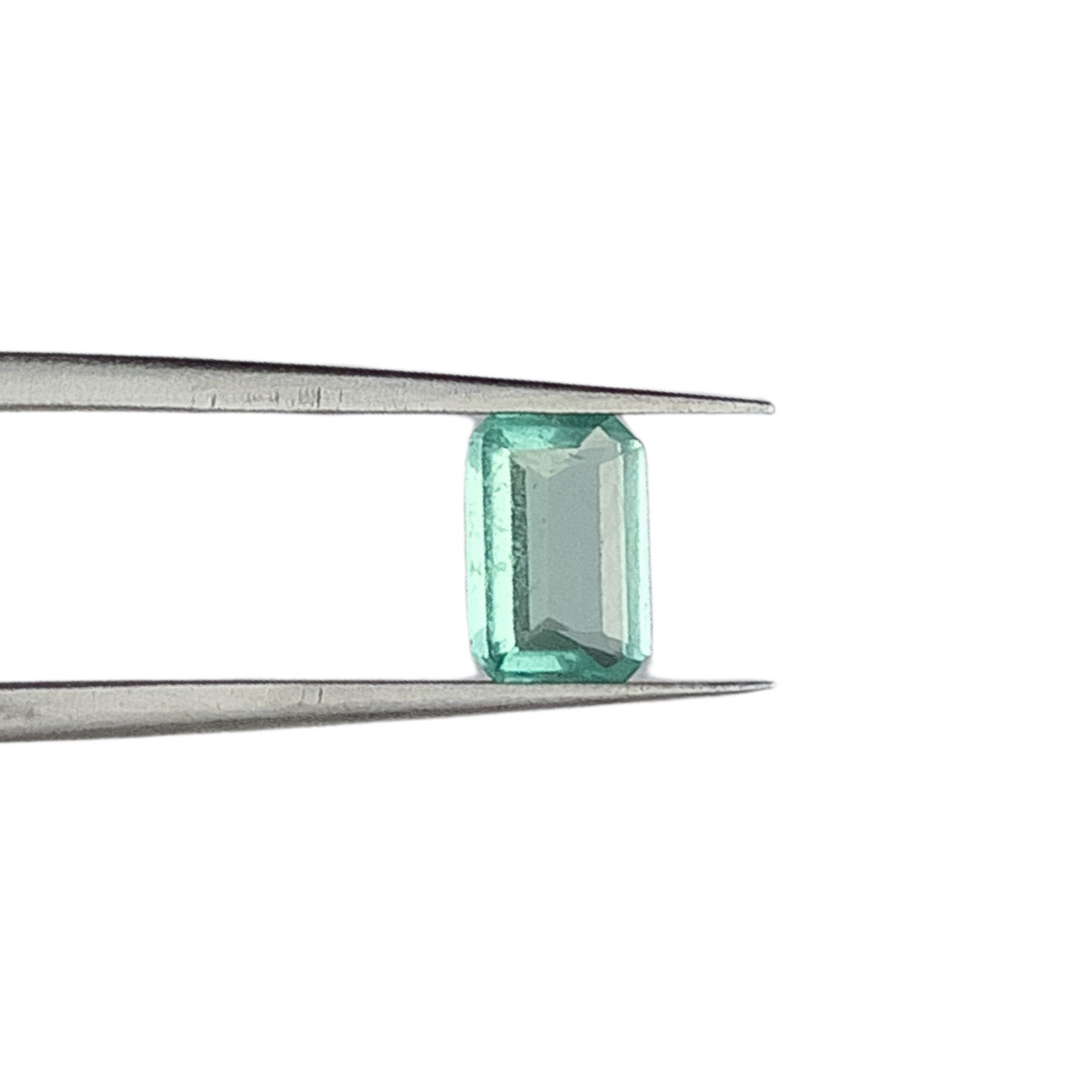 Esmeralda Natural Lapidada - Retangular - 0,75ct / 7,2 x 5 mm