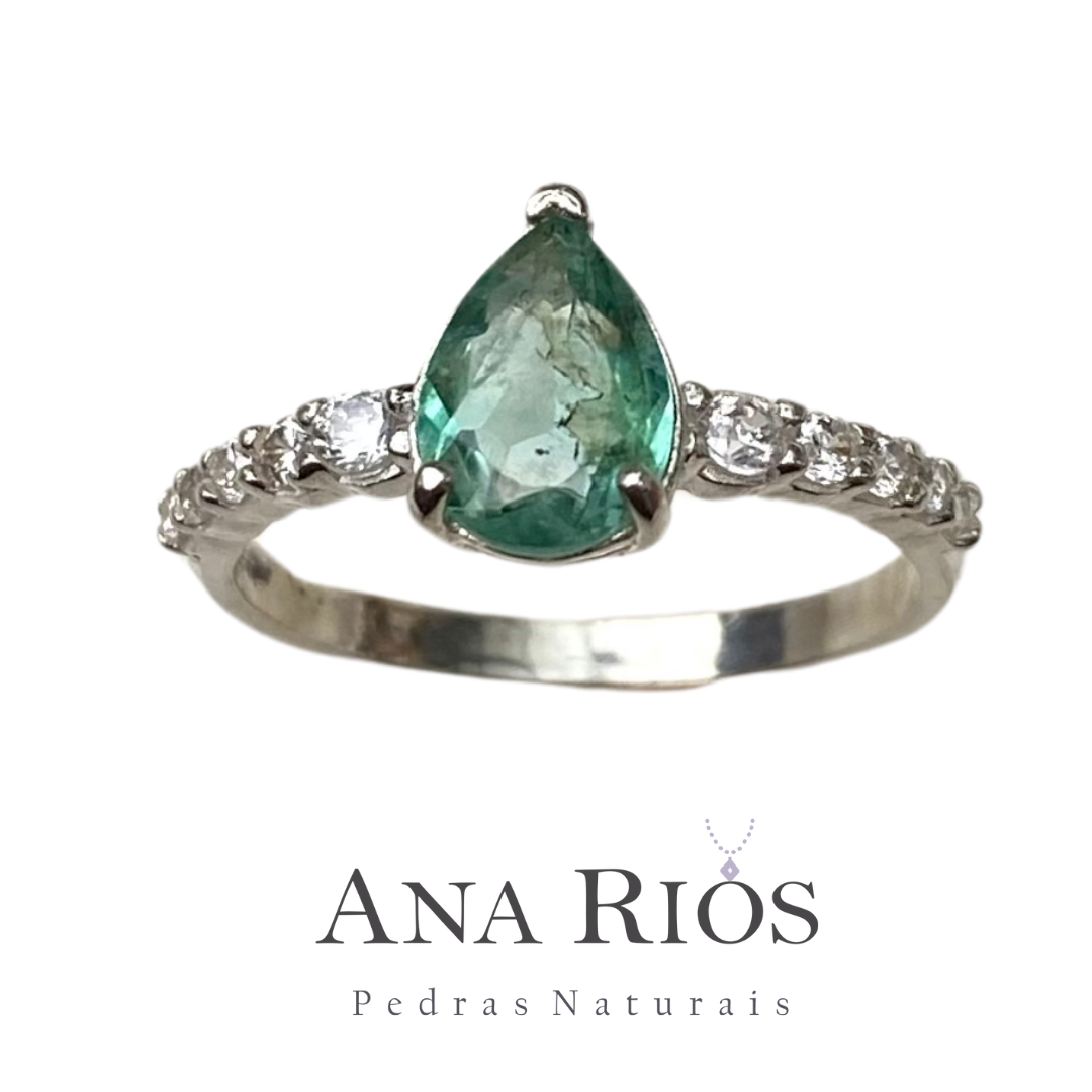 Anel de Prata 950 com Esmeralda Natural Gota e Zircônias