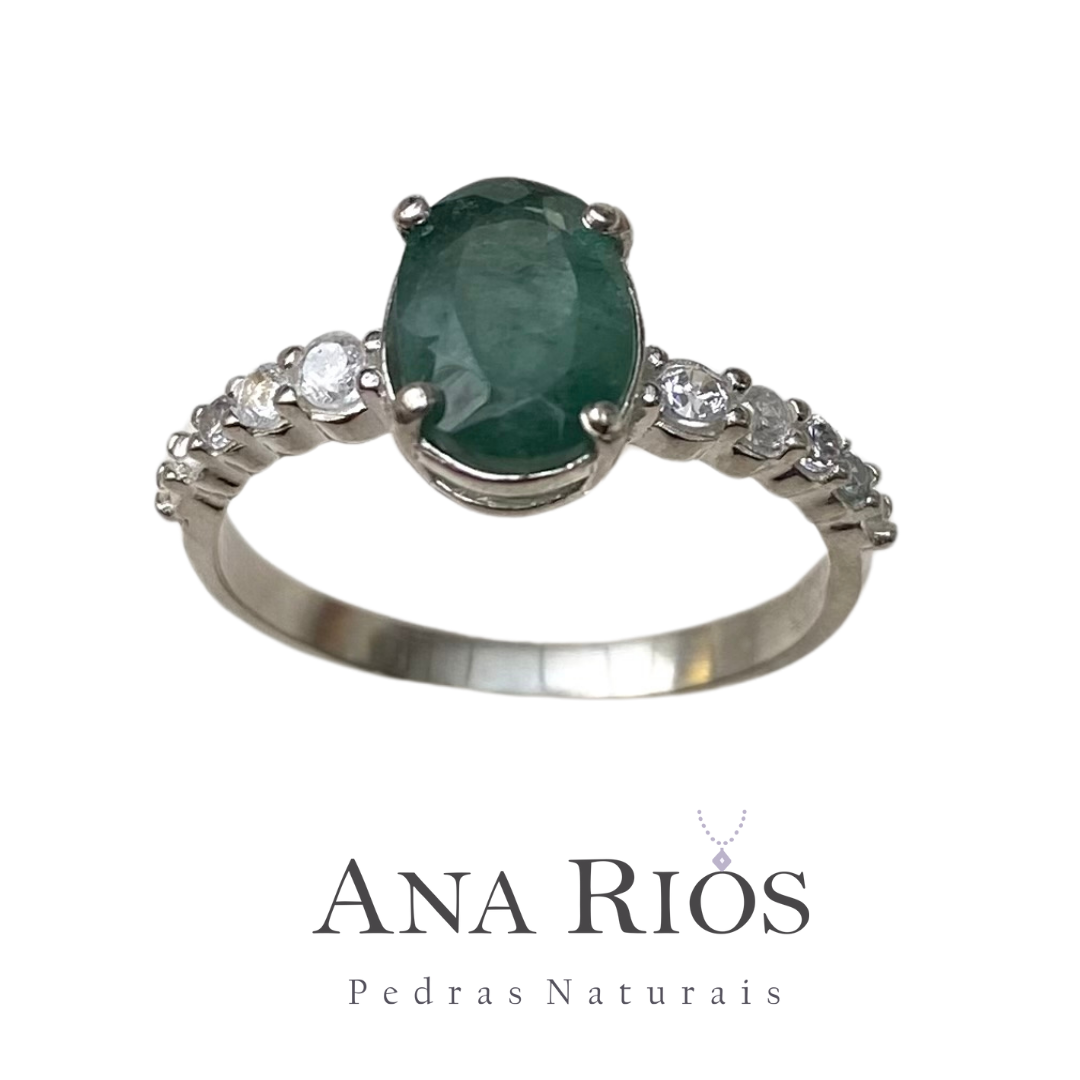 Anel de Prata com Turmalina Verde Oval e Zircônias