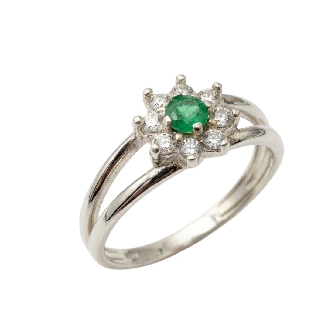 Anel em Prata 950 com Esmeralda Natural Redonda 3 mm com Zircônias