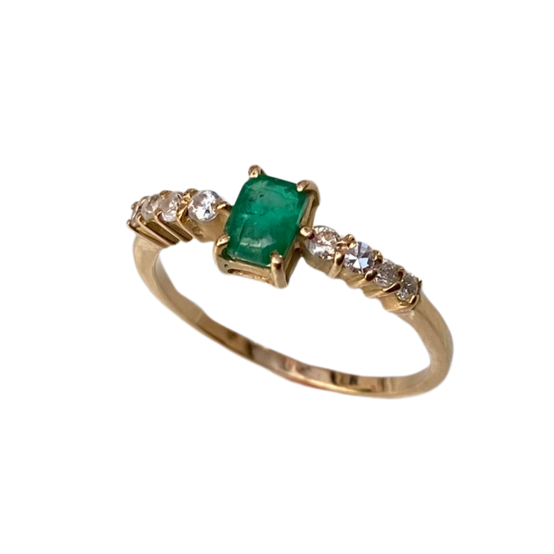 Anel de Ouro 18K com Esmeralda e Diamantes