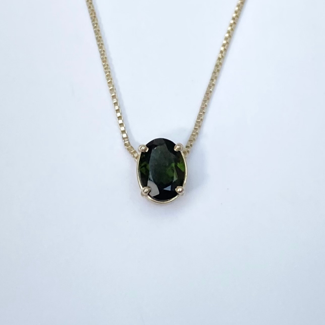 Colar e Pingente de Prata com Turmalina Verde Oval
