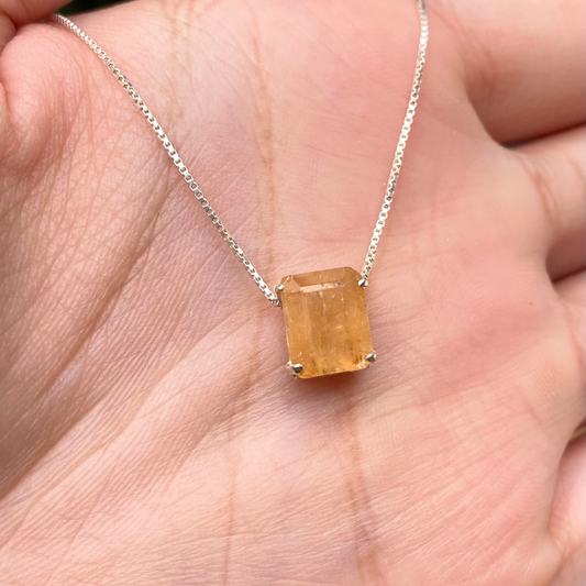 Colar e Pingente de Prata com TopƔzio Imperial Retangular