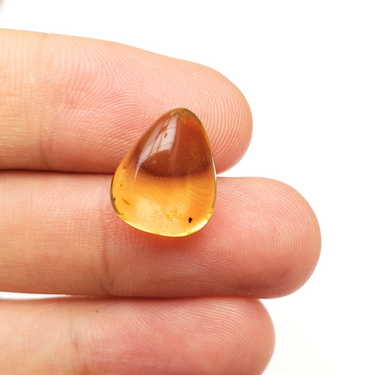 Âmbar do báltico polido 15 x 12 mm / 0,8 g