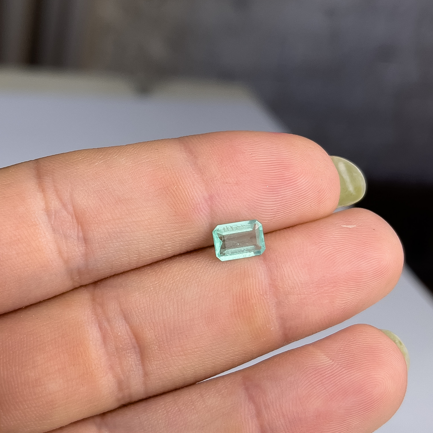 Esmeralda Natural Lapidada - Retangular - 0,75ct / 7,2 x 5 mm