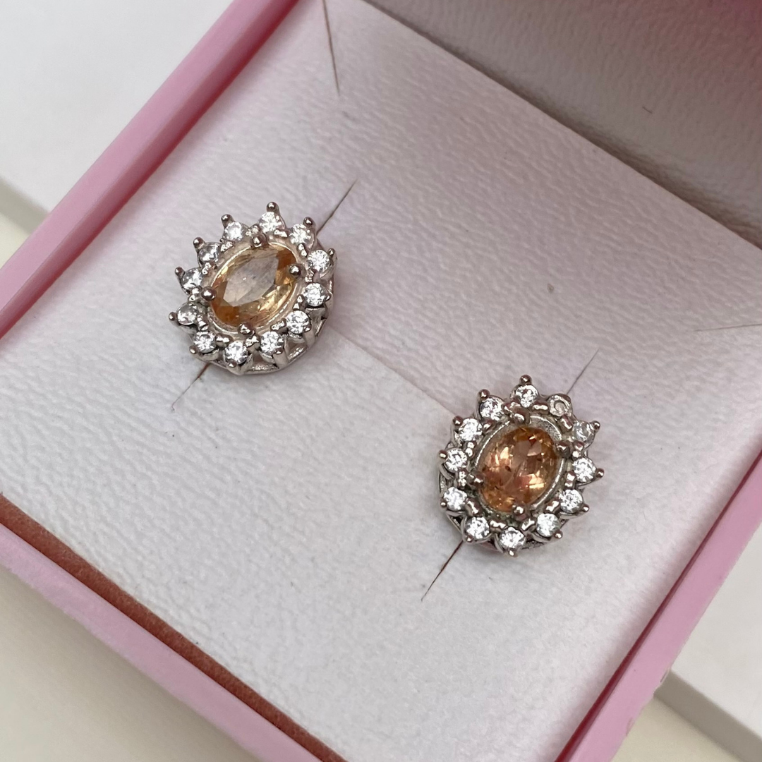 Brinco de Prata com Topázio Imperial Oval e Zircônias