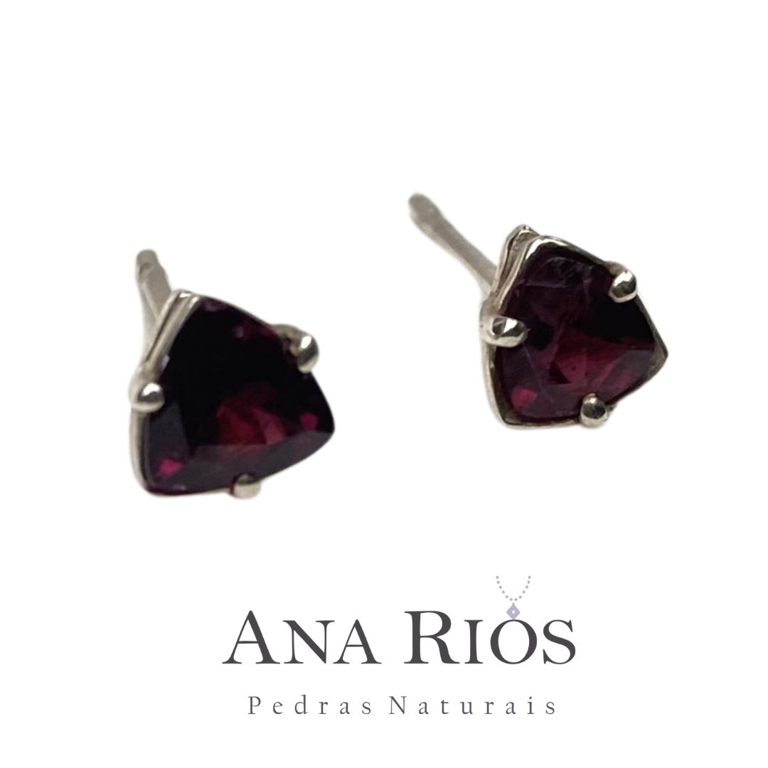 Brinco de Prata 950 com Granada Natural Trillion Pequeno
