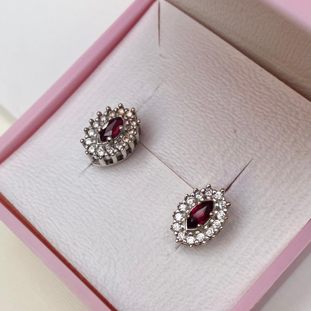 Brinco de Prata 950 com Granada Natural