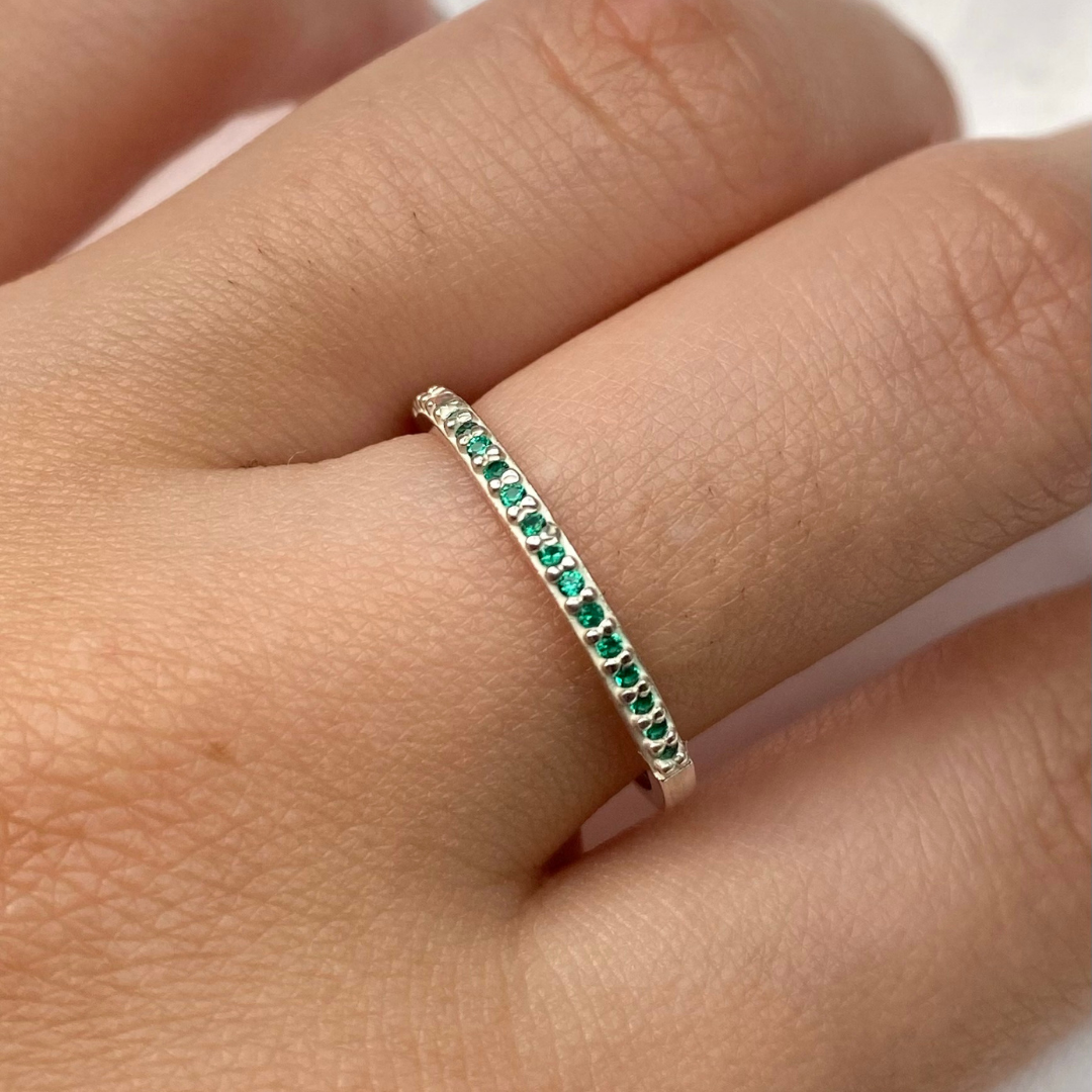 Anel Meia Aliança de Prata com Zircônia Verde