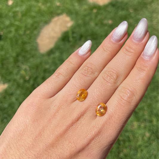 Par de Topázio Imperial Oval Natural – 10,1 x 7,3 mm -5,99 ct