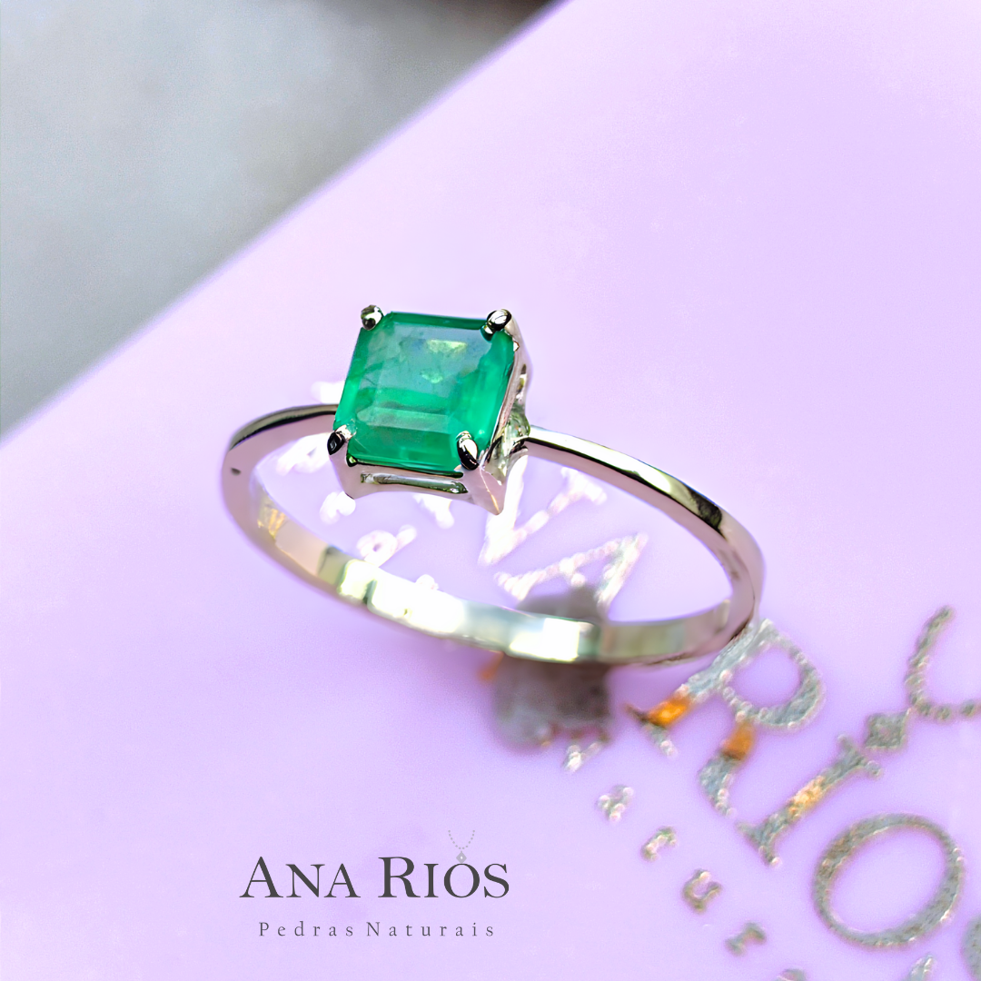 Anel de ouro 18K branco com Esmeralda Natural