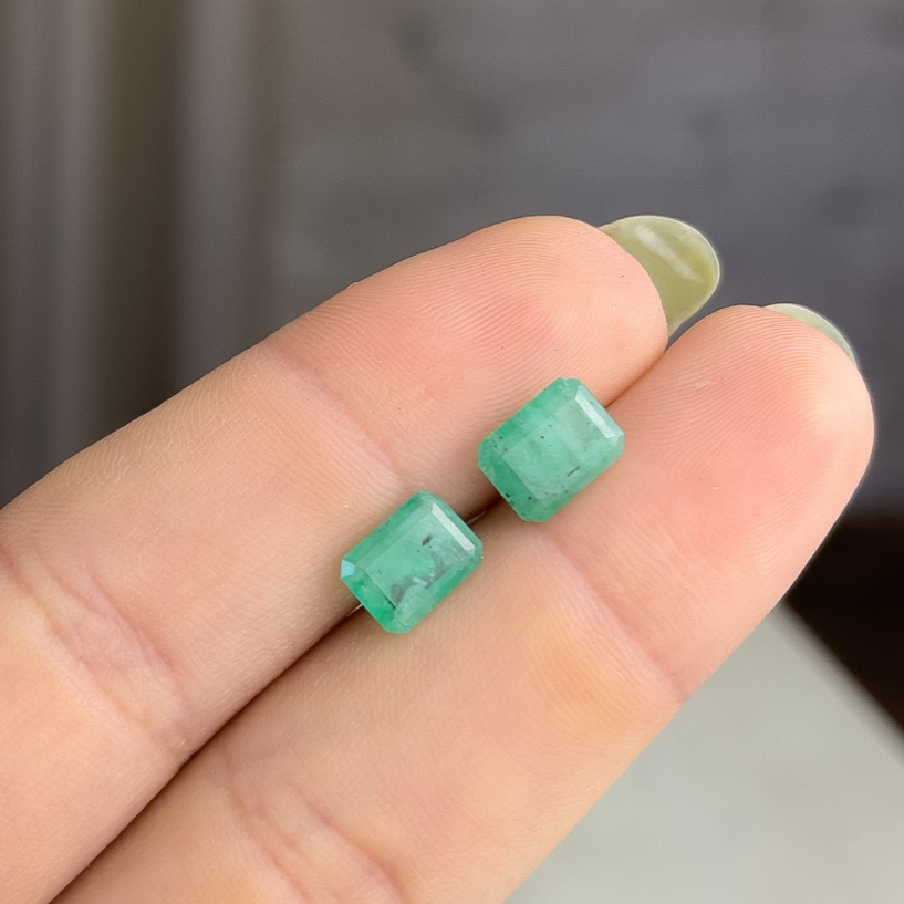 Par de Esmeraldas Naturais - Retangular - 6,6x 5,1mm /2,15ct .