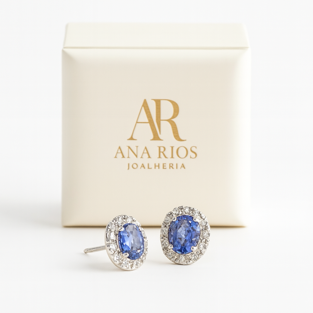 Brinco de Ouro Branco 18K com Tanzanita Natural Oval e Diamantes