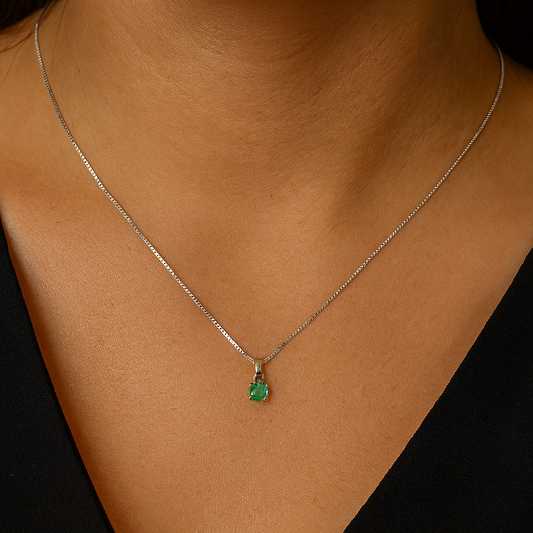 Colar de Prata com Esmeralda Redonda