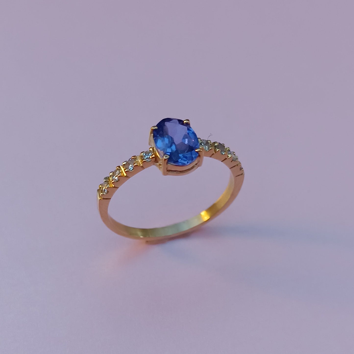Anel ouro 18K com Tanzanita Natural