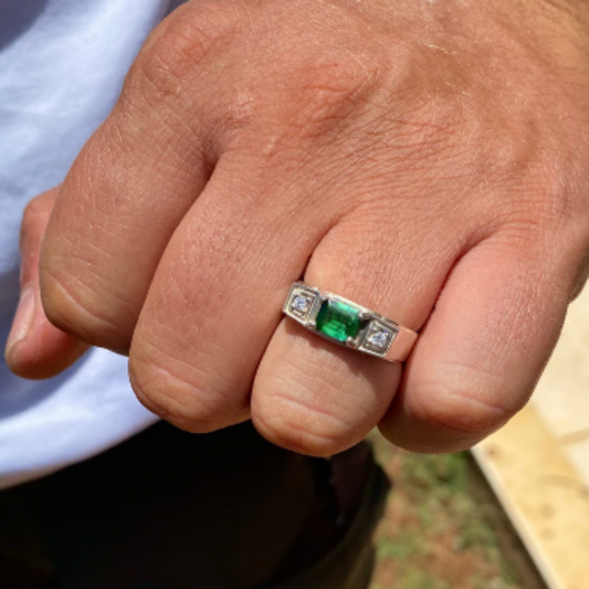 Anel Masculino de Prata 950 com Esmeralda Natural Retangular - Anel de Formatura