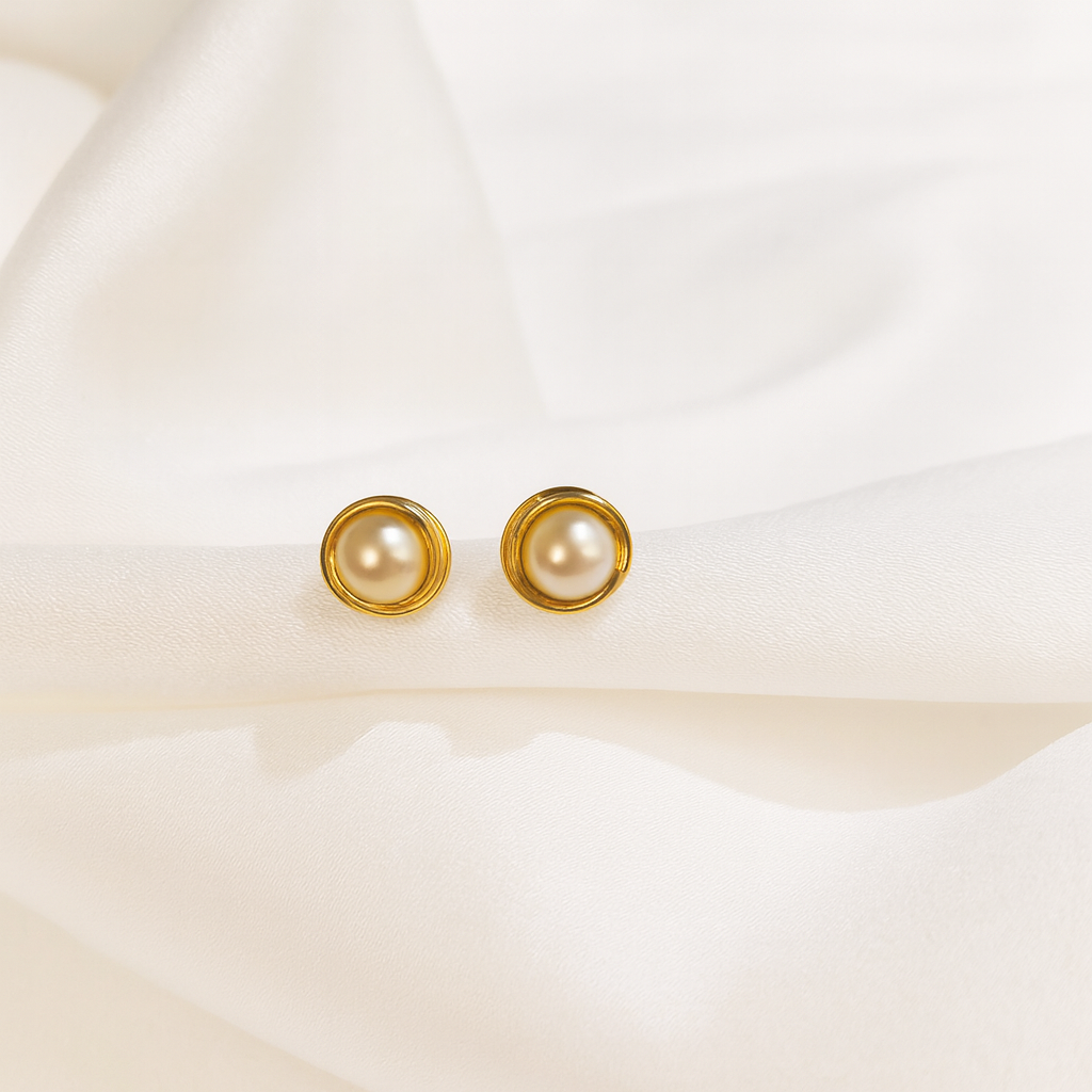 Brinco infantil de pérola natural em ouro 18k (4mm)