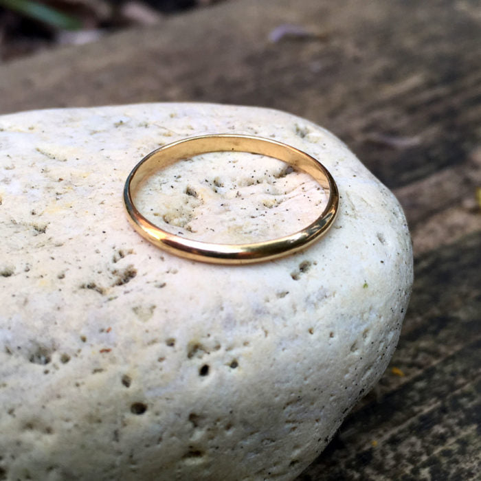 Par de alianças anatômicas tradicionais (2,5mm) em ouro 18 K