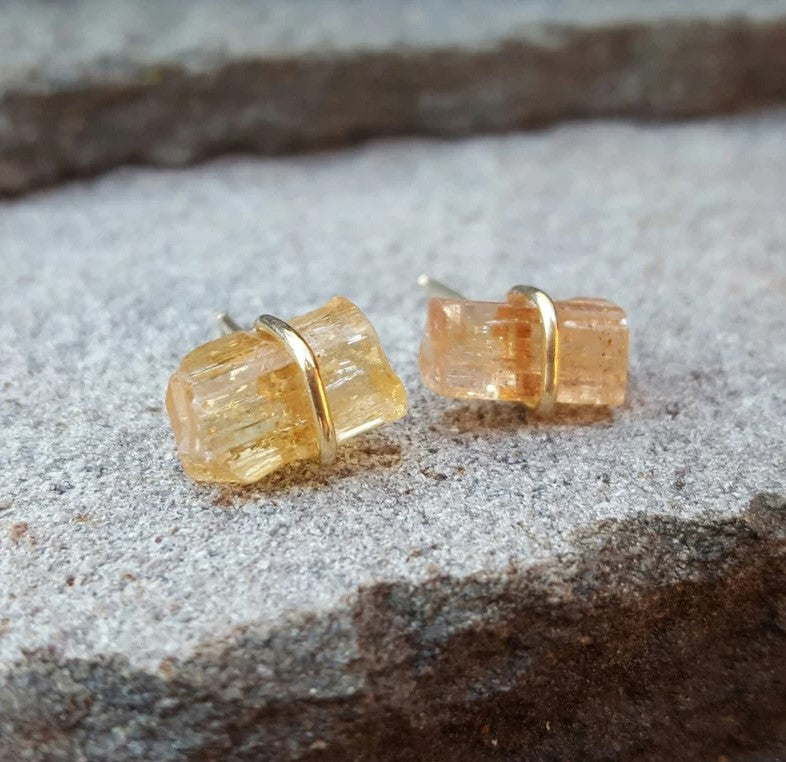 Brincos de ouro 18K com topázio imperial bruto