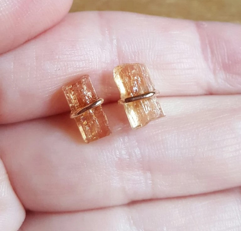 Brincos de ouro 18K com topázio imperial bruto