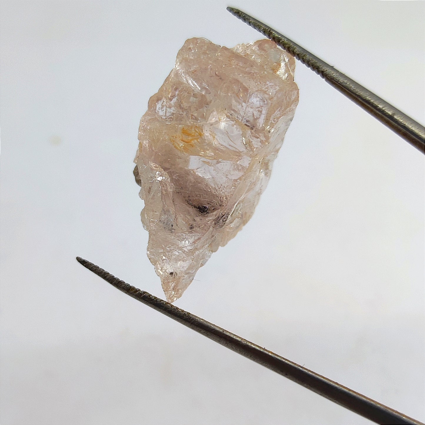 Cristal bruto de morganita 5,67 g