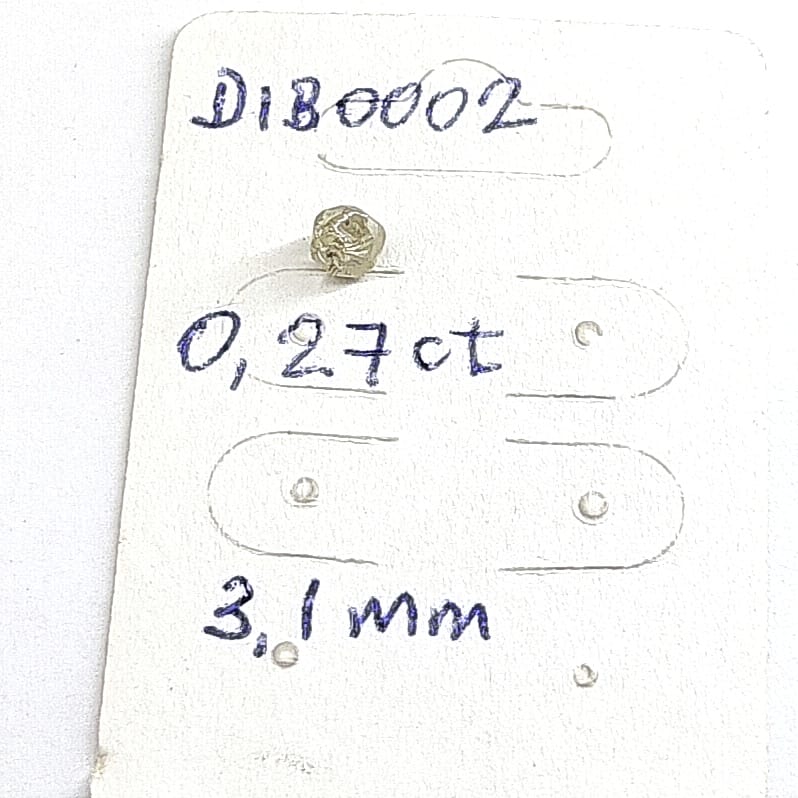 Diamante natural bruto / 27 pontos (3,1 mm)