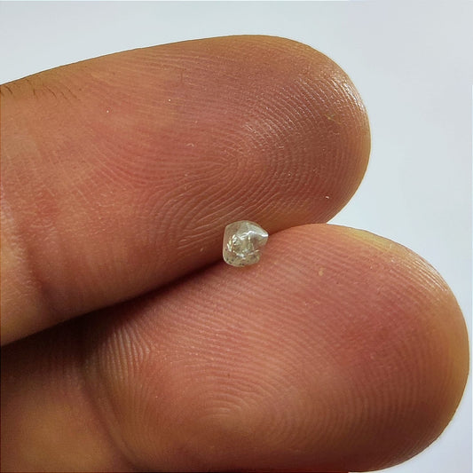 Diamante natural bruto / 27 pontos (3,1 mm)