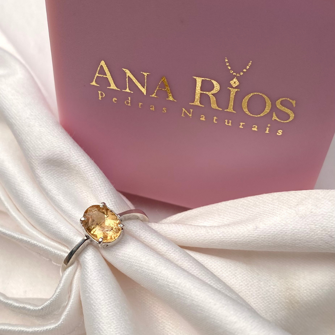 Anel de Prata com Topázio Imperial Oval