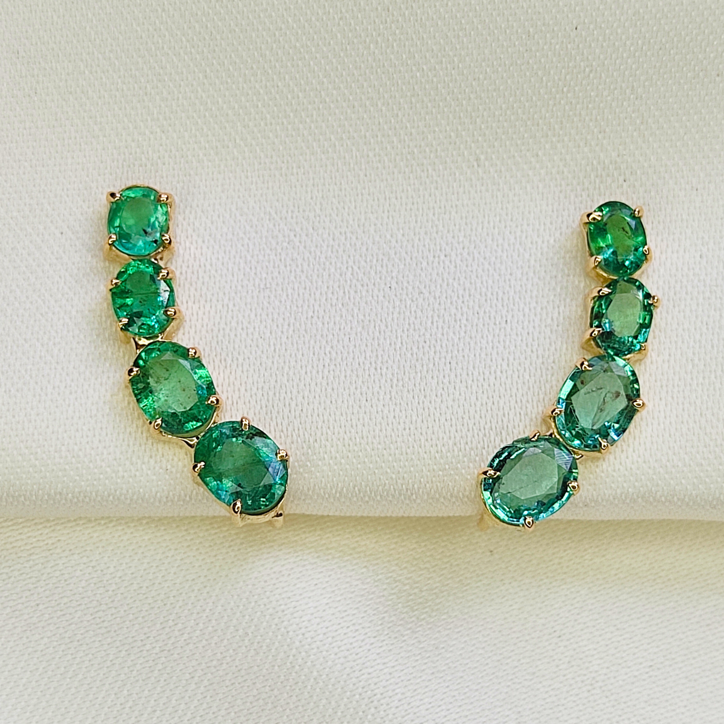 Brincos Ear Cuff com Esmeraldas Naturais