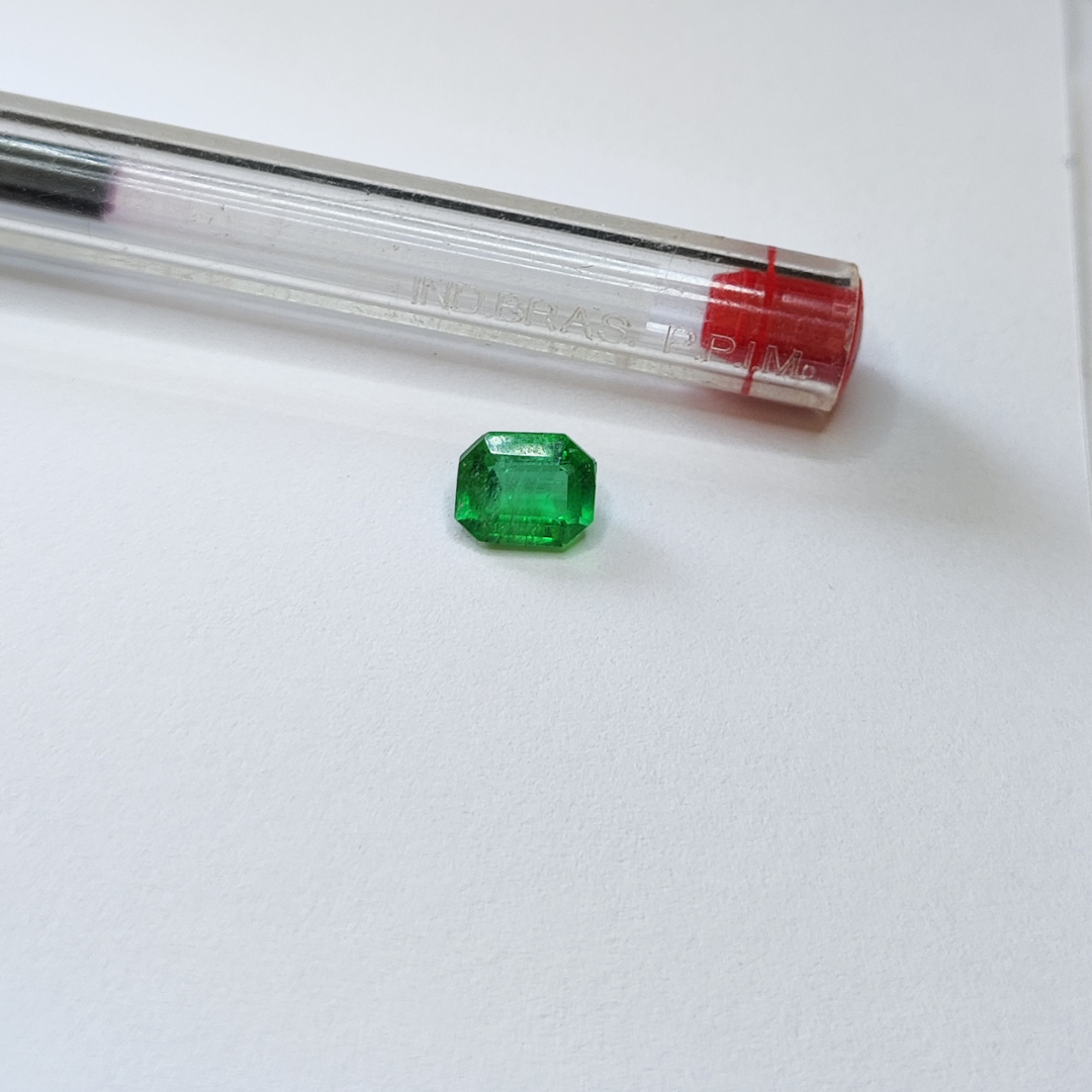 Esmeralda Natural – Lapidação Retangular  – 6,5 x 5,1 mm  - 0,84 ct