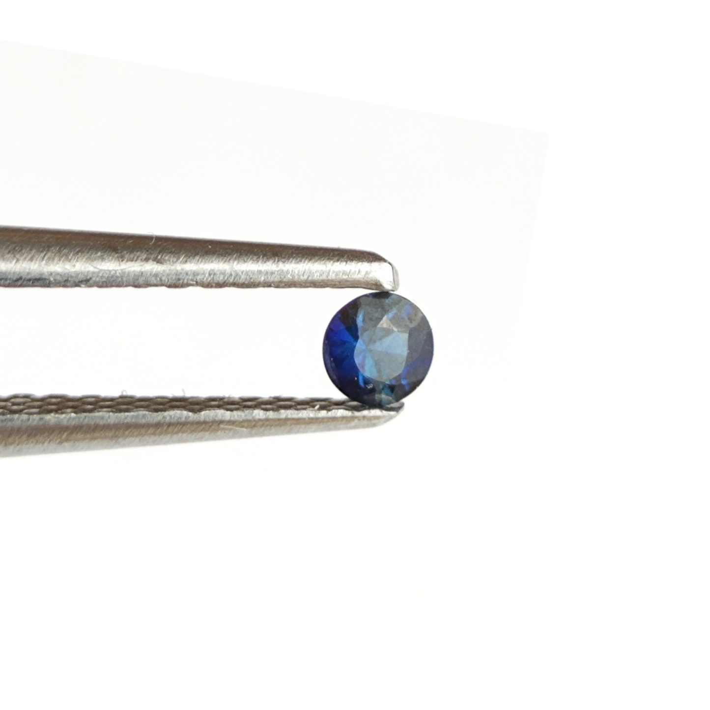 Safira Redonda Natural - 2,8mm  ≅ 10 pontos ( 0,10 ct )