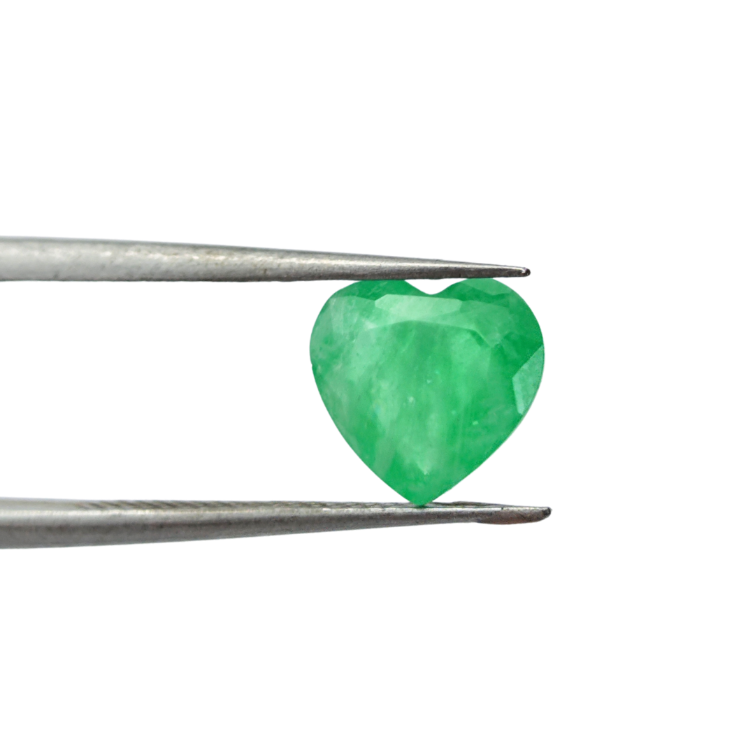 Esmeralda Natural - Lapidação Coração - 8,2 x 8,8 mm - 1,74 ct