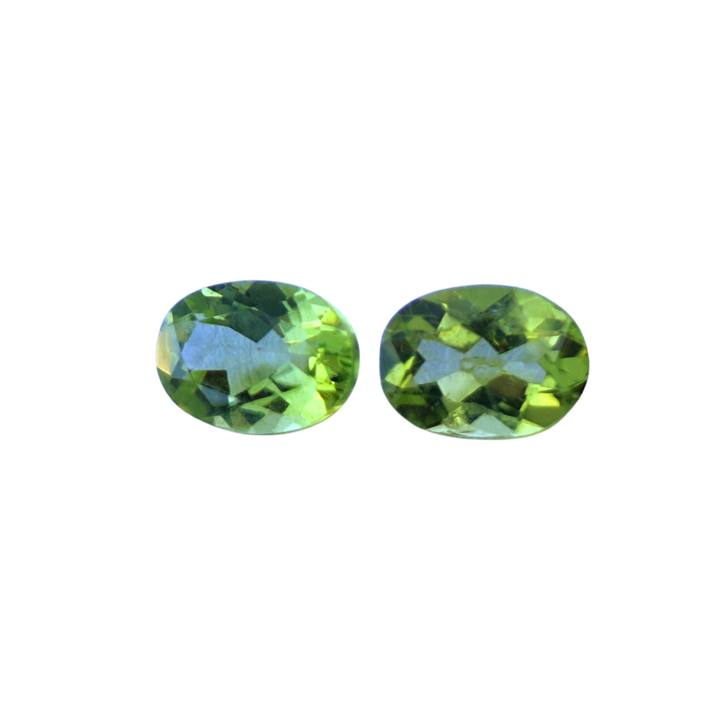 Par de Peridotos (crisólitas) Lapidados Ovais 1,65 ct (6,5 x 4,5 mm)