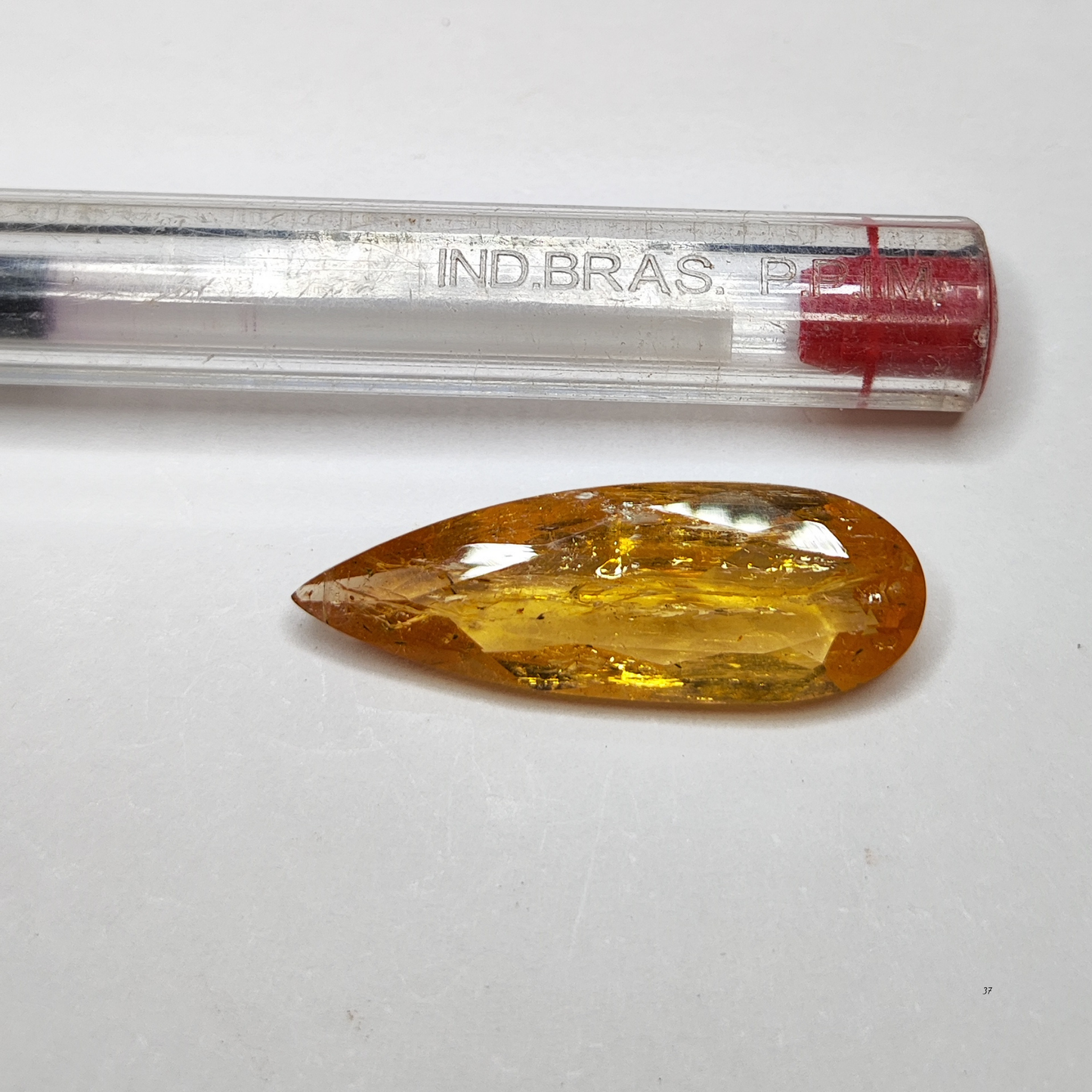 Topázio Imperial Gota Natural – 22,7 x 8,3 mm  - 8,05 ct