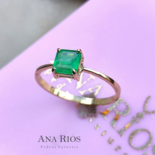 Anel de ouro 18K com Esmeralda Natural