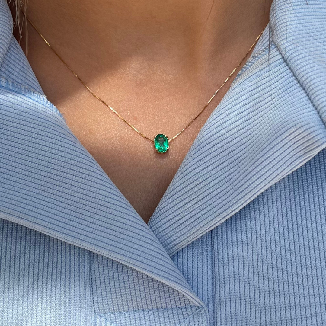Colar em Ouro 18K com Esmeralda Natural Redonda - 7 x 5 mm