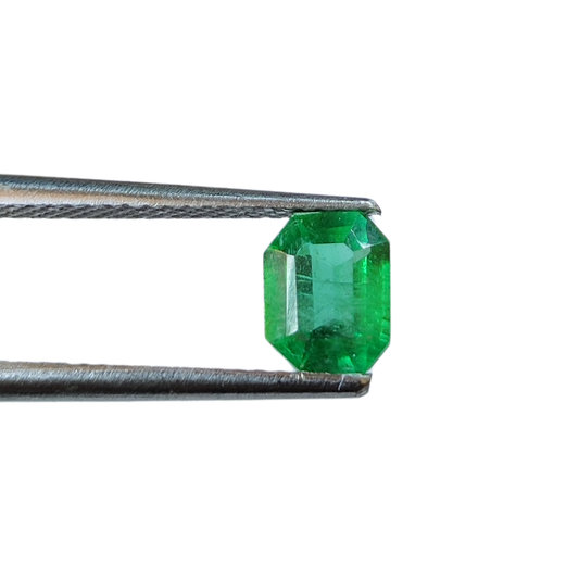 Esmeralda Natural – Lapidação Retangular  – 6,5 x 5,1 mm  - 0,84 ct