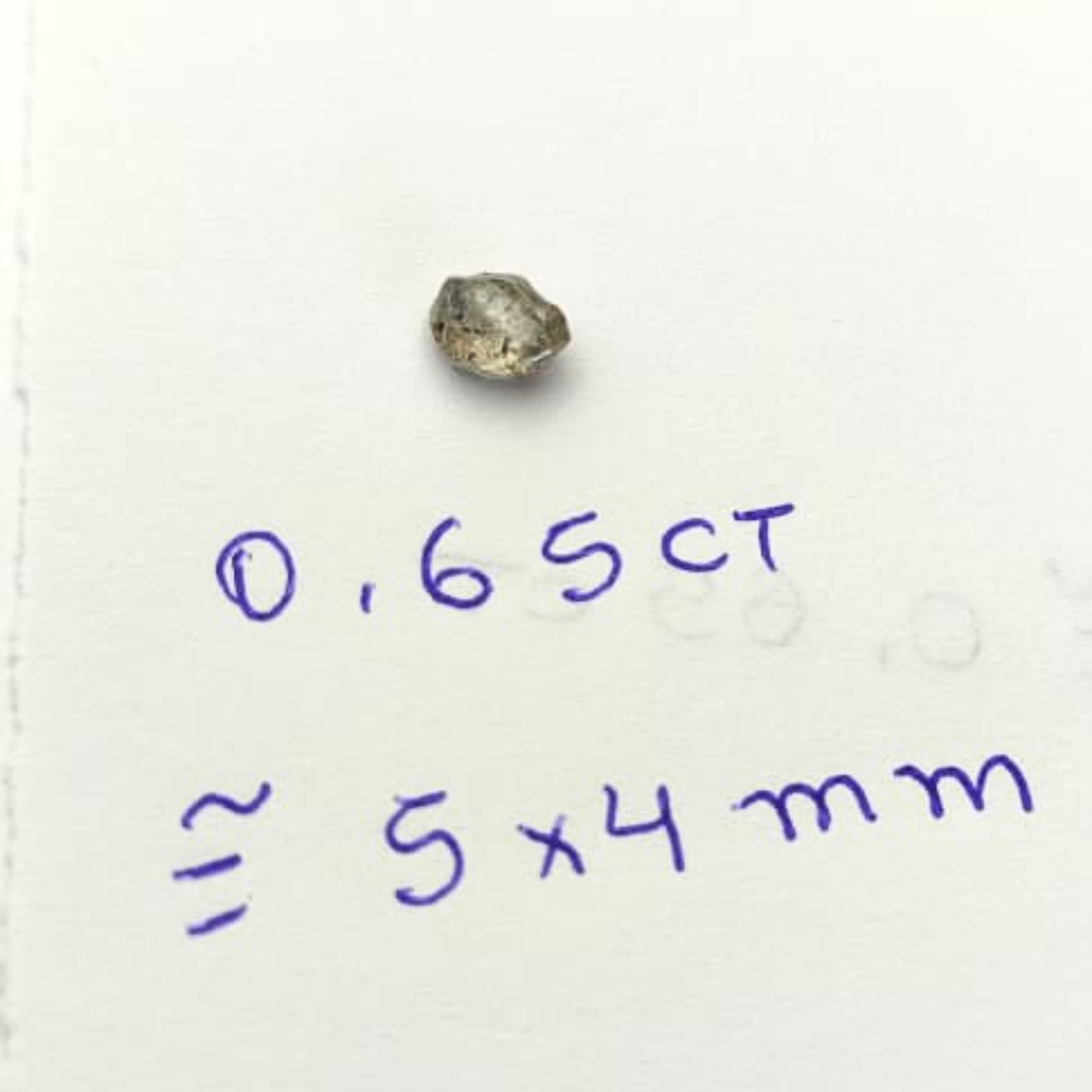 Diamante natural bruto / 65 pontos ( 5x 4 mm)
