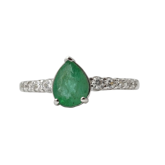 Anel em Prata 950 com Esmeralda Natural Gota 8 x  6 mm com Zircônias