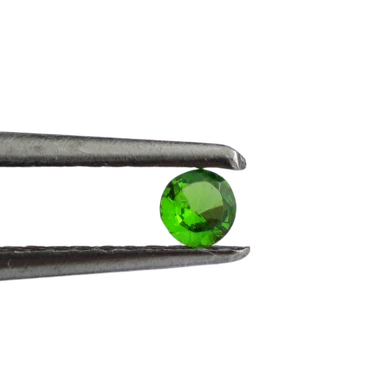 Granada Tsavorita Verde Natural Lapidada – formato Redondo / ≅ 2,8 mm e 0,09 ct
