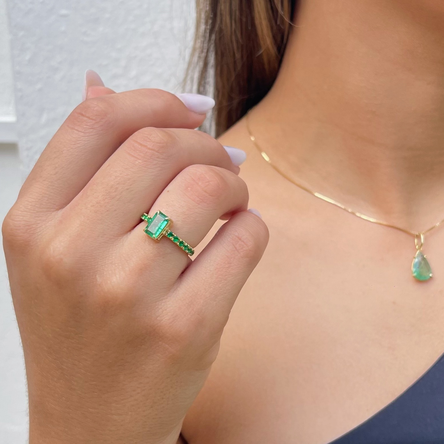 Anel Buisson em Ouro 18K com Esmeraldas Naturais