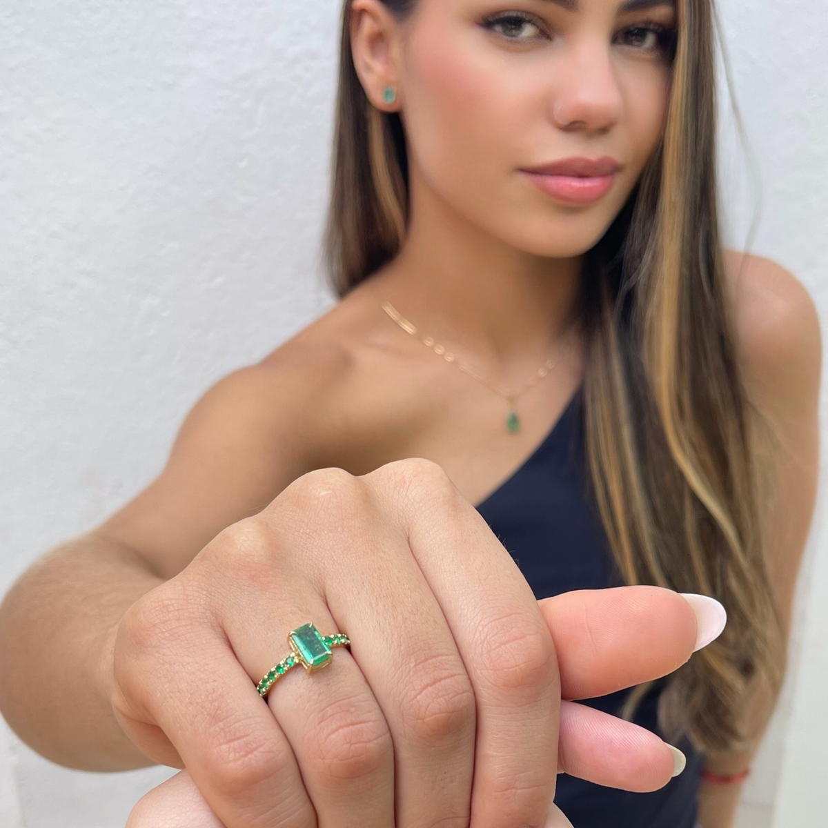 Anel Buisson em Ouro 18K com Esmeraldas Naturais