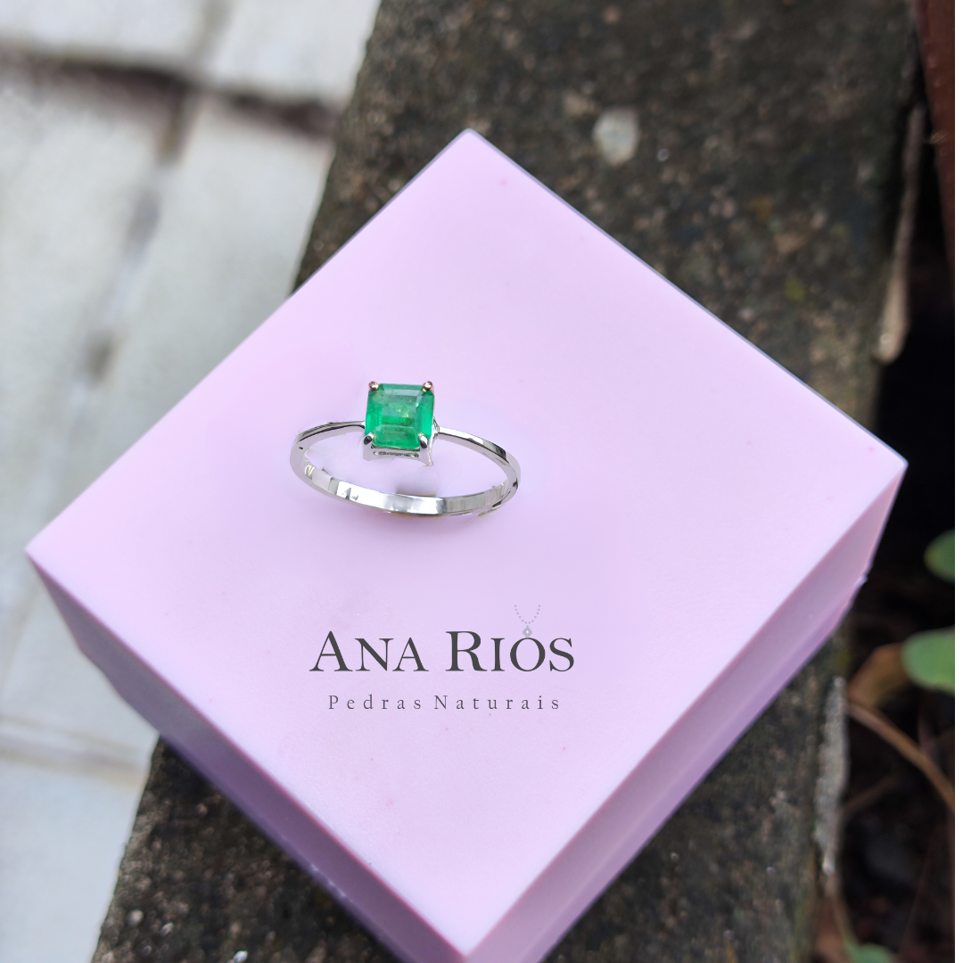 Anel de Prata 950 com Esmeralda Natural Quadrada