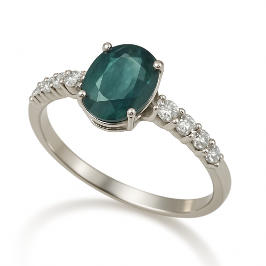 Anel de Prata com Turmalina Verde Oval e Zircônias