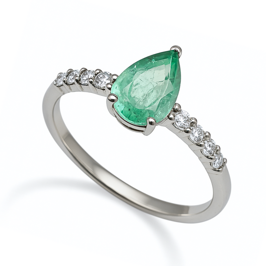 Anel de Prata 950 com Esmeralda Natural Gota e Zircônias