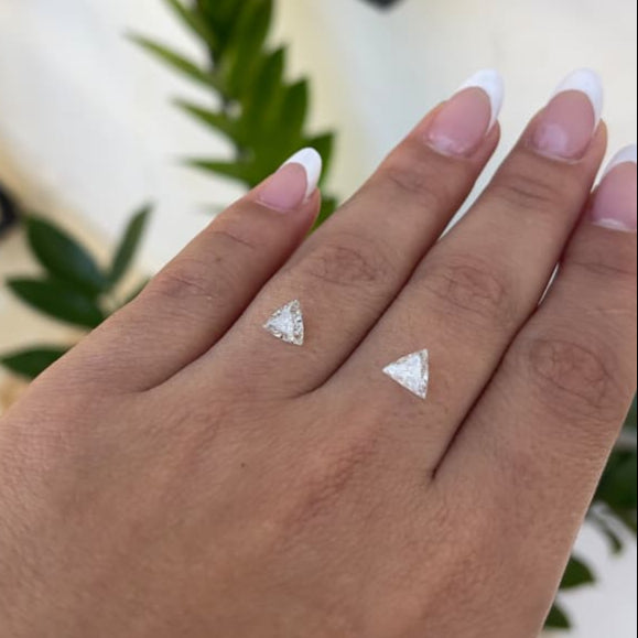 Par de Diamante Natural  Branco - Trillion / 144 pontos (6,2 mm)