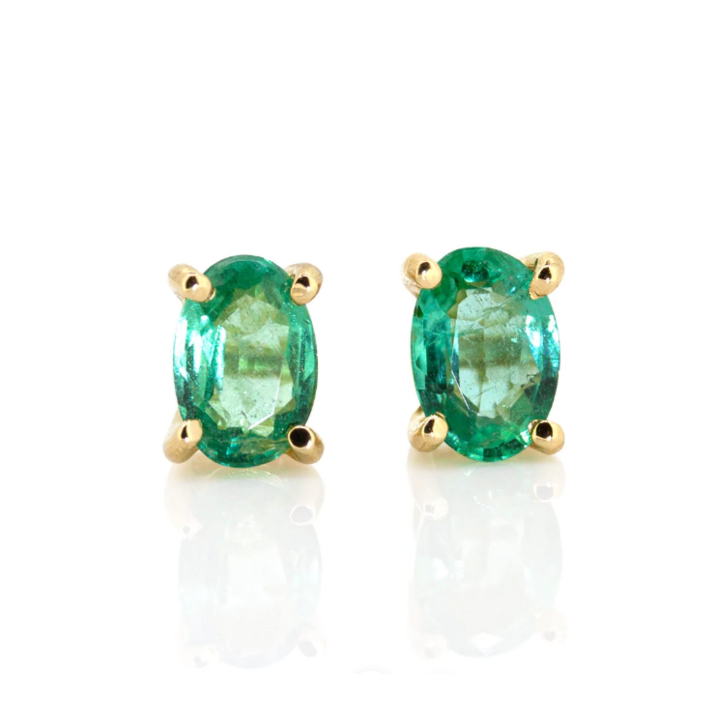 Brincos de ouro 18 K com Esmeralda natural 6 x 4 mm