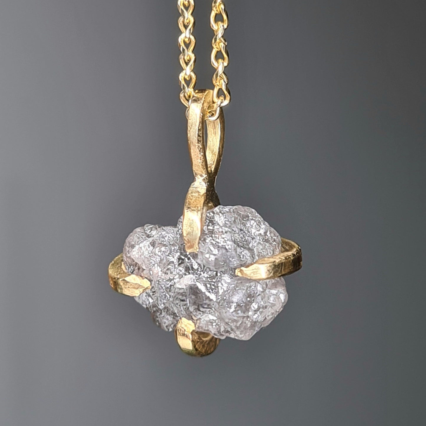 Pingente de Diamante Natural Bruto de 1 ct